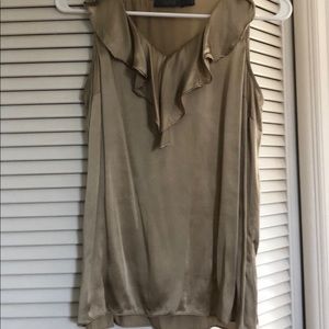 Limited sleeveless shirt